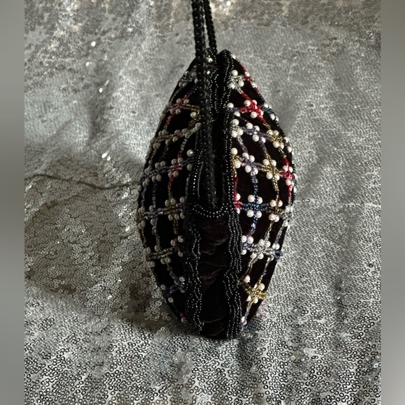 Black Beaded Crossbody Bag - Picture 3 of 16